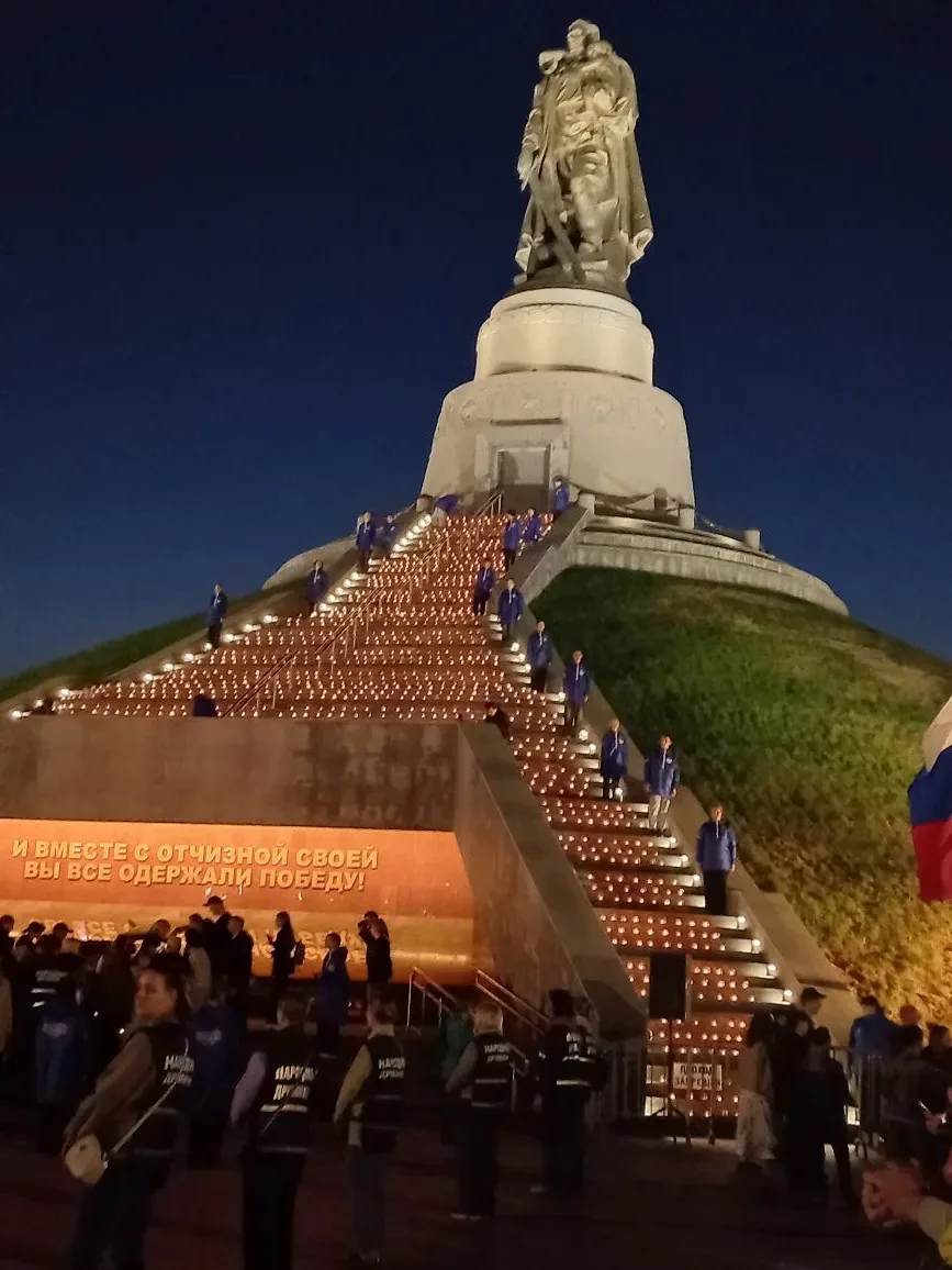 🌟Каждый год 8 мая в рамках всероссийской акции «Свеча памяти» 🕯️ по всей России зажигаются свечи в