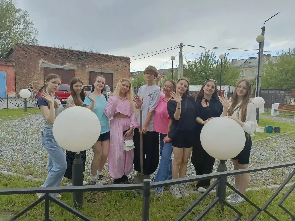 🌿САД ВЫПУСКНИКОВ🌿

В этом году в нашей школе возникла хорошая и добрая традиция посадки деревьев в