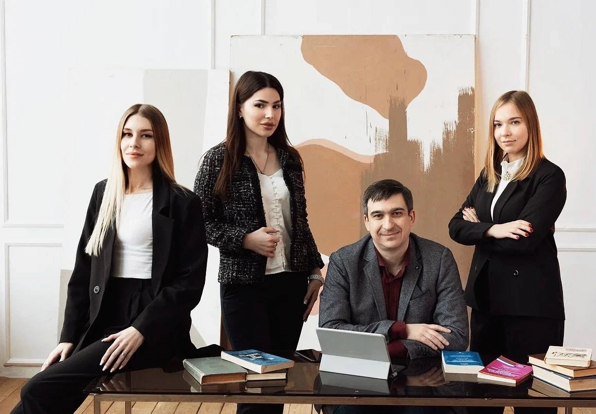 Уважаемые клиенты!

Сообщаем вам, что в следующий четверг, 11 июня, в 12 кабинете будет организован 