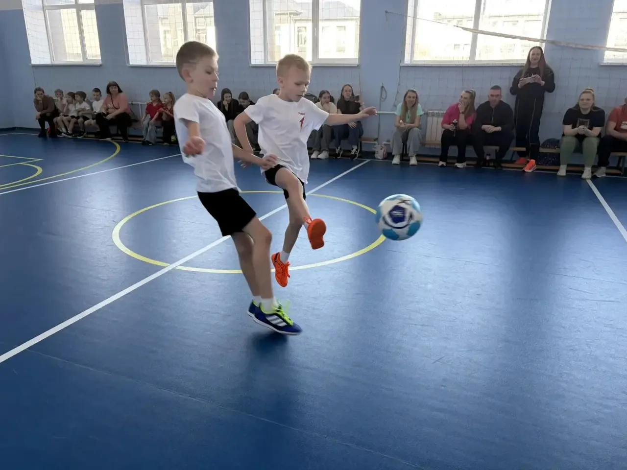 Маленькие футболисты — большие победы!⚽️

В Камышловском городском округе состоялось яркое спортивно