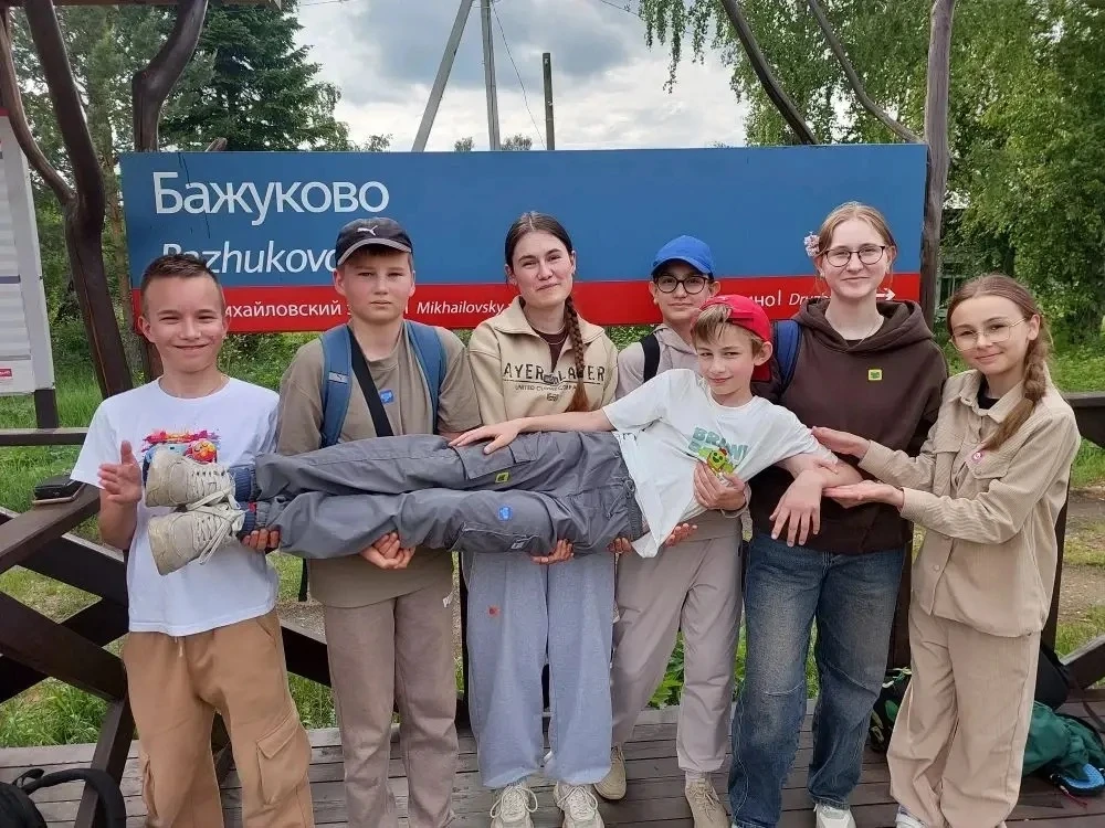 Что может быть лучше, чем отметить начало лета на природе? Ученики 5Б решили так же и отправились в 