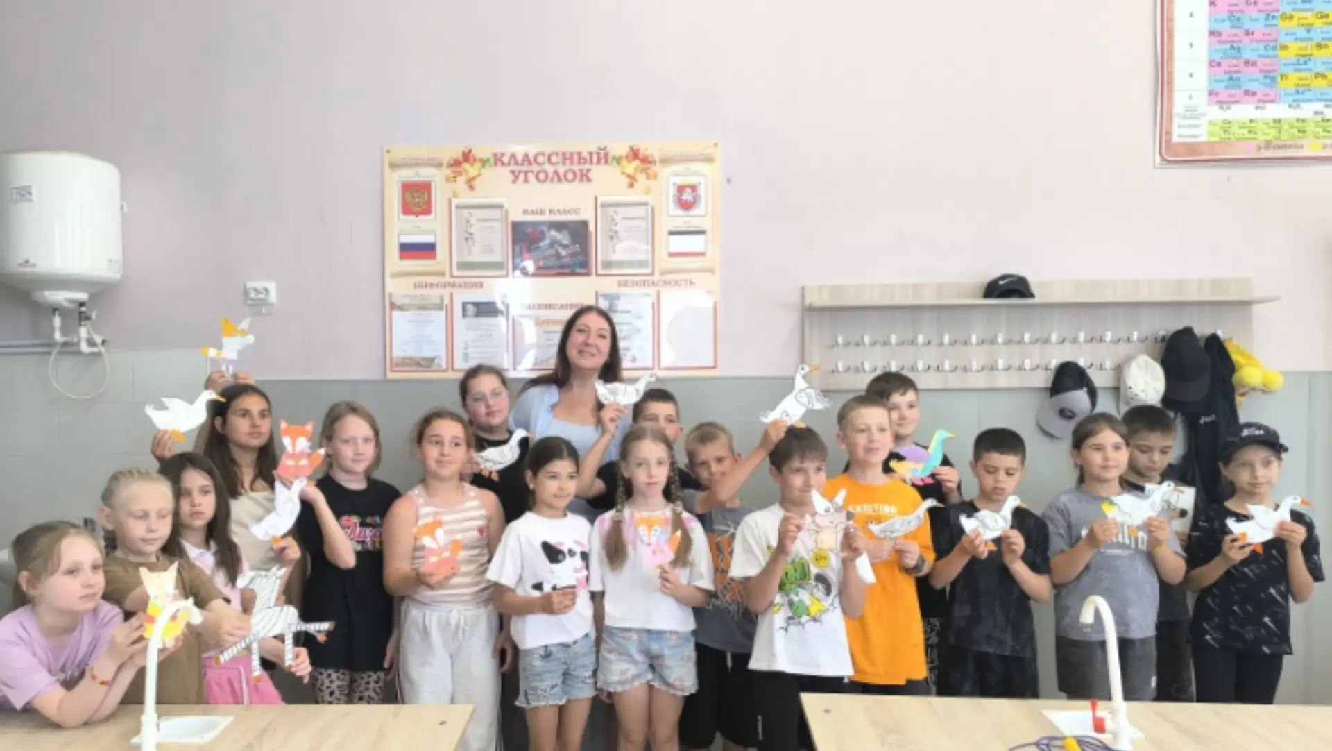 Творческая мастерская юных художников «Ирис» раздвигает свои границы! ❤️🎨

Наш замечательный педаго