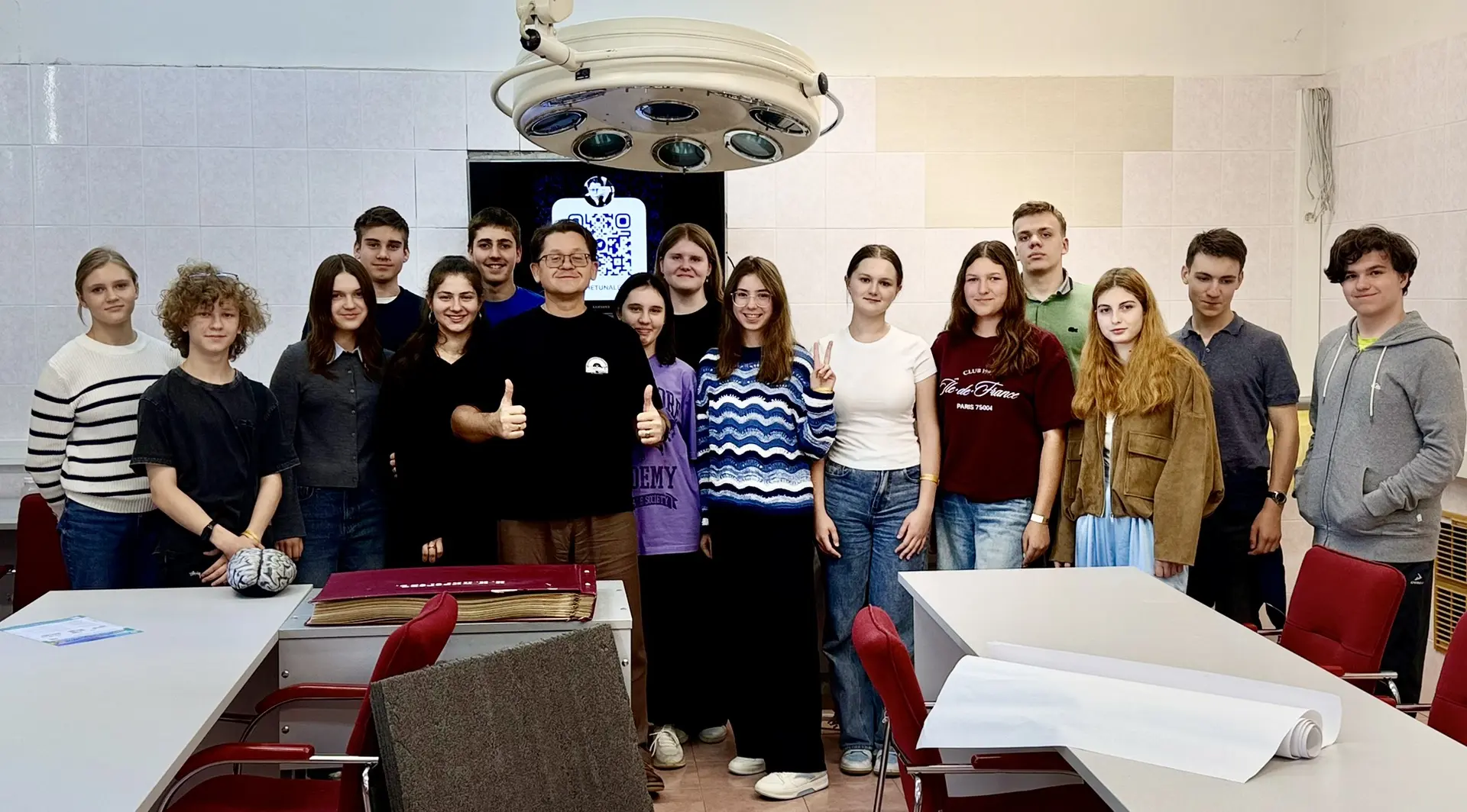 Вчера мы закончили очередной курс по судебной медицине для школьников) 
Я очень рад, что много будущ