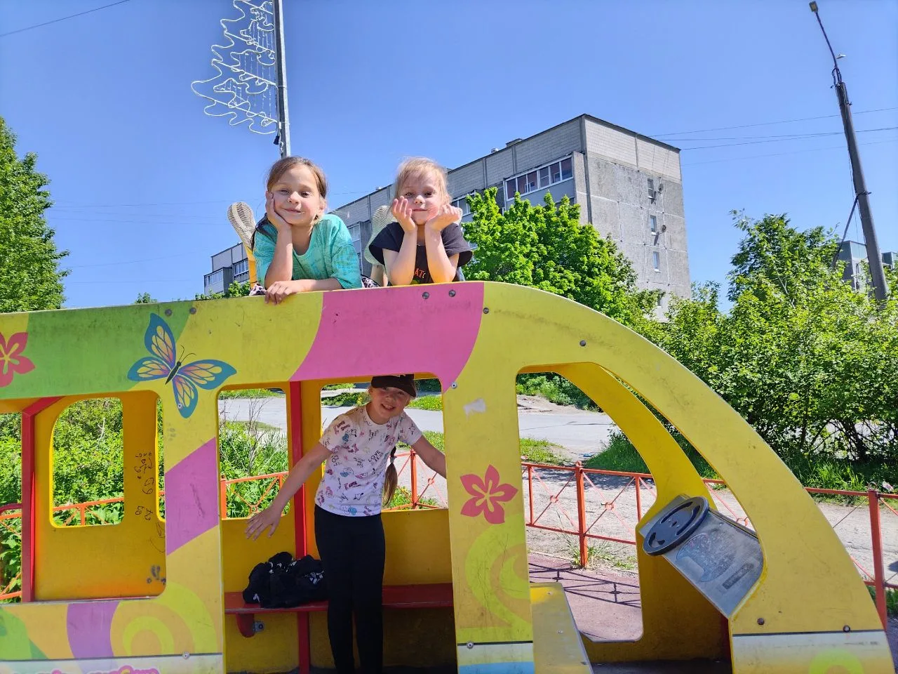 Следите за обновлениями в группе школы, и вы узнаете, как интересно проводят время дети в нашем приш