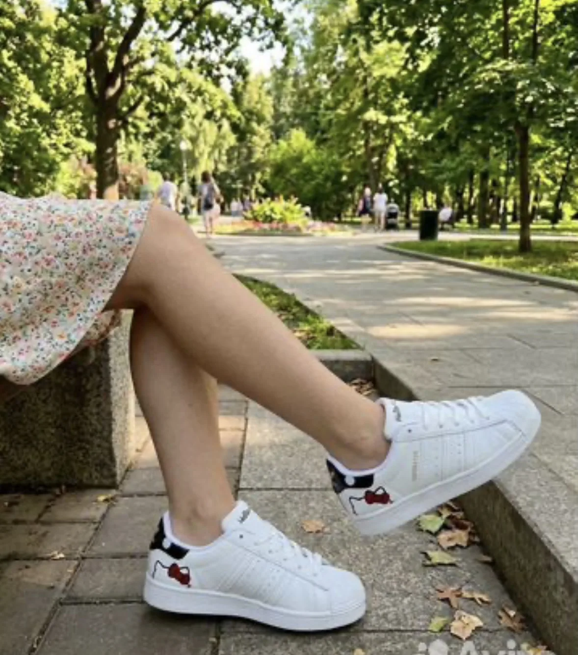 Женские кеды Adidas, производство Вьетнам, экокожа.

26 см по стельке (40-40,5 российский размер)

Ц