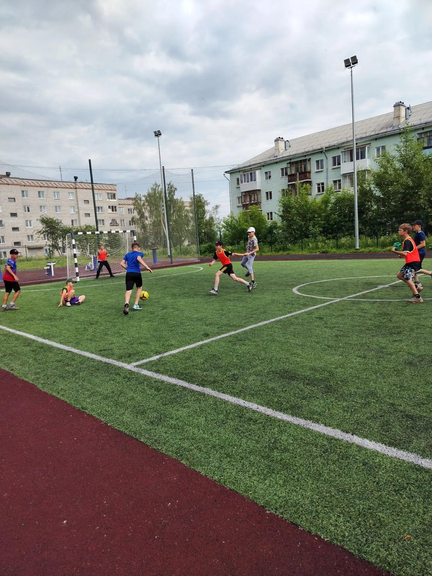 Футбольный праздник! ⚽️
Сегодня на спортивной площадке школы №30 царила атмосфера настоящего спорти