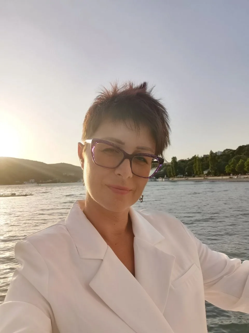 Привет из Новороссийска! 

Я здесь на ближайшие 2 месяца. Решила совместить приятное с полезным: и о