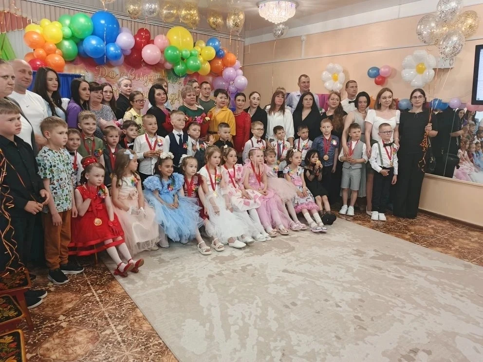 В нашем детском саду  прошёл выпускной бал «До свидания, детский сад!»

🎉Казалось бы, что может о