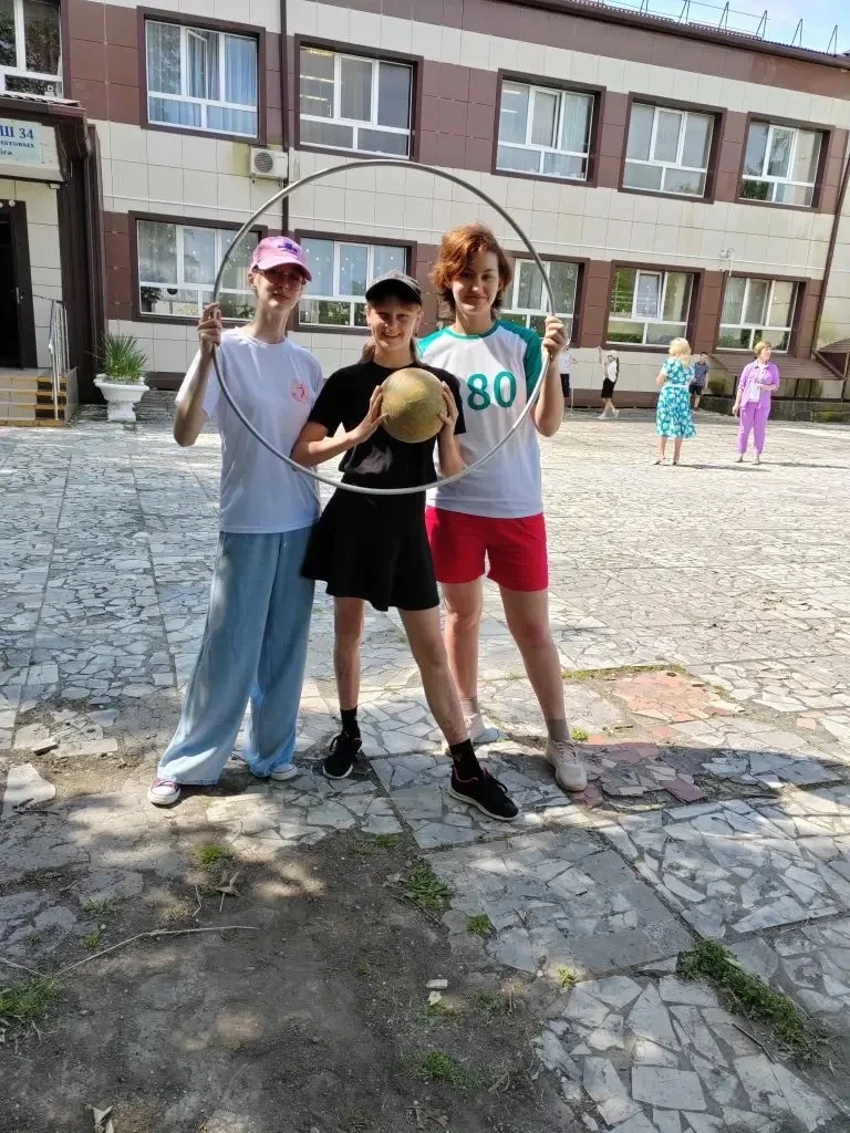 🏕️ Спортивные игры в пришкольном лагере: заряд бодрости и позитива! 🏕️
В нашем лагере сегодня цари