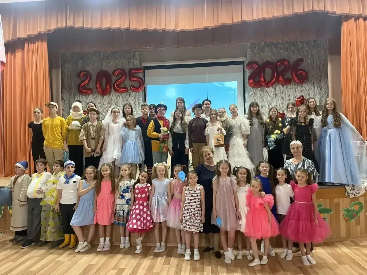 Классная компания 5Г ✨🎓
5 Г: играем с душой, живём с мечтой!

Мы - 5 Г, и мы не просто учимся, а тв