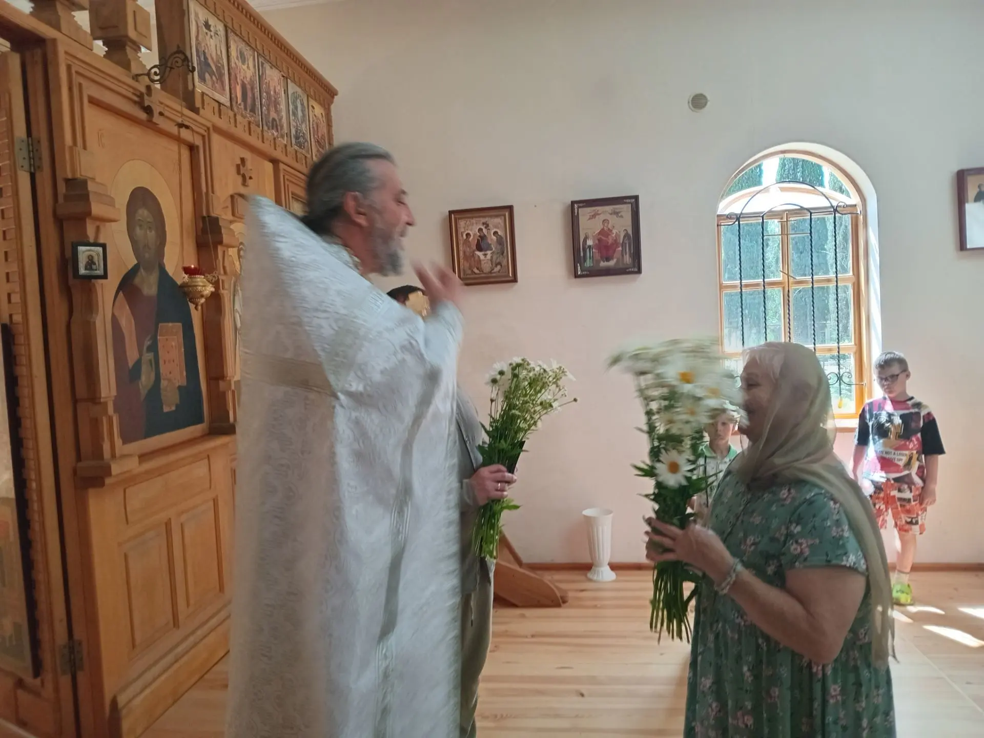 «Мудрость и силу, которые нужны для выполнения святых обязанностей жены, женщина может найти, обраща