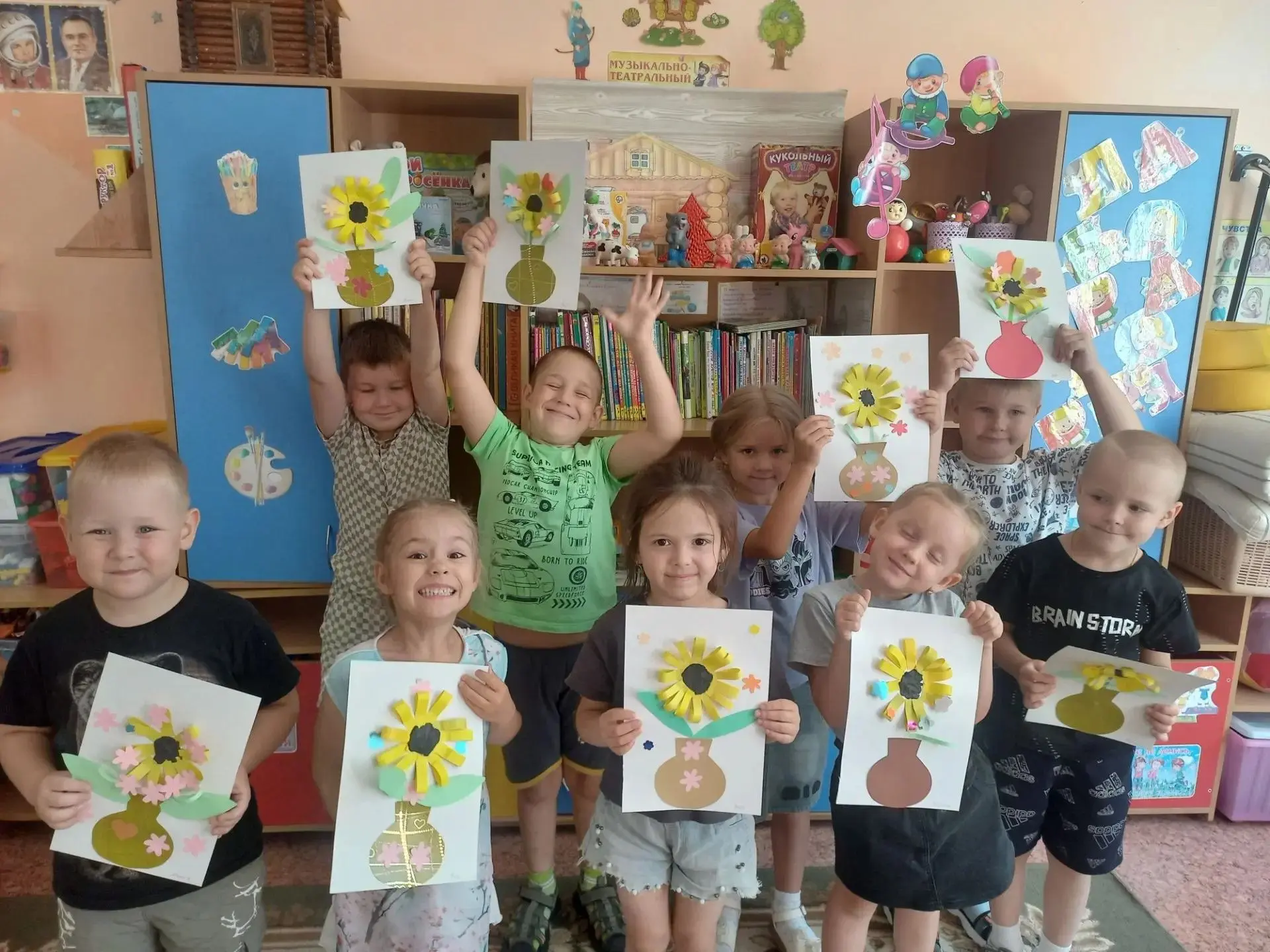 🌻 Солнечное творчество!

Друзья, делимся с вами частичкой тепла и хорошего настроения из нашего дет