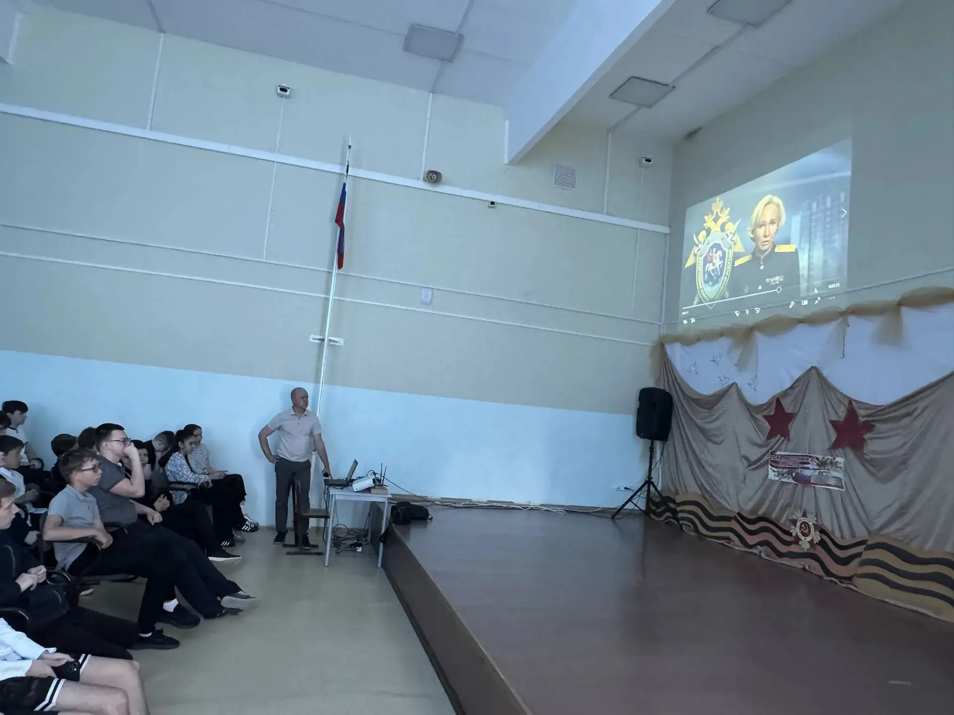 Сегодня в нашей школе состоялась правовая беседа.
Шпаров Александр  Евгеньевич, оперуполномоченный п