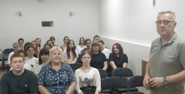 В кинозале "На Степана Разина" для студентов Тамбовского областного медицинского колледжа был органи