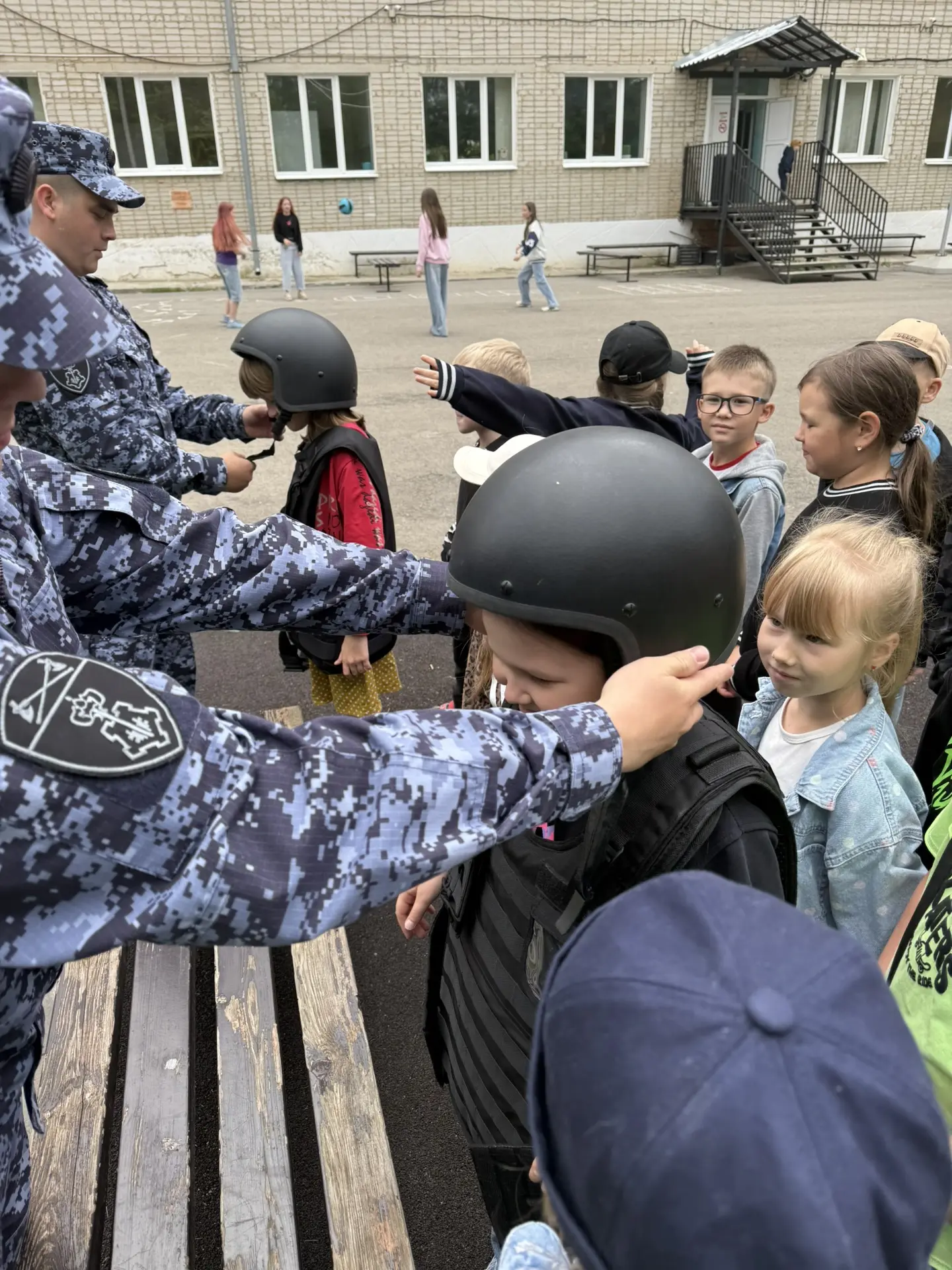 🚂 ВНИМАНИЕ! В пришкольном лагере «Служить Отечеству!» сделал остановку «Поезд Безопасности»! 🚨

✨Л