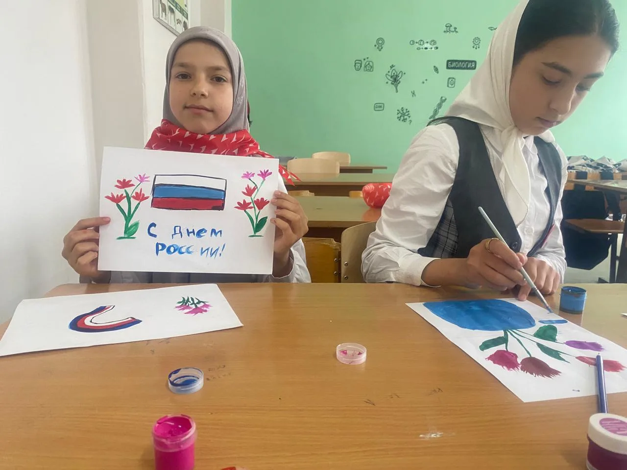 12 июня

День России🇷🇺🇷🇺🇷🇺
12 июня в нашей стране ежегодно отмечается государственный праздник