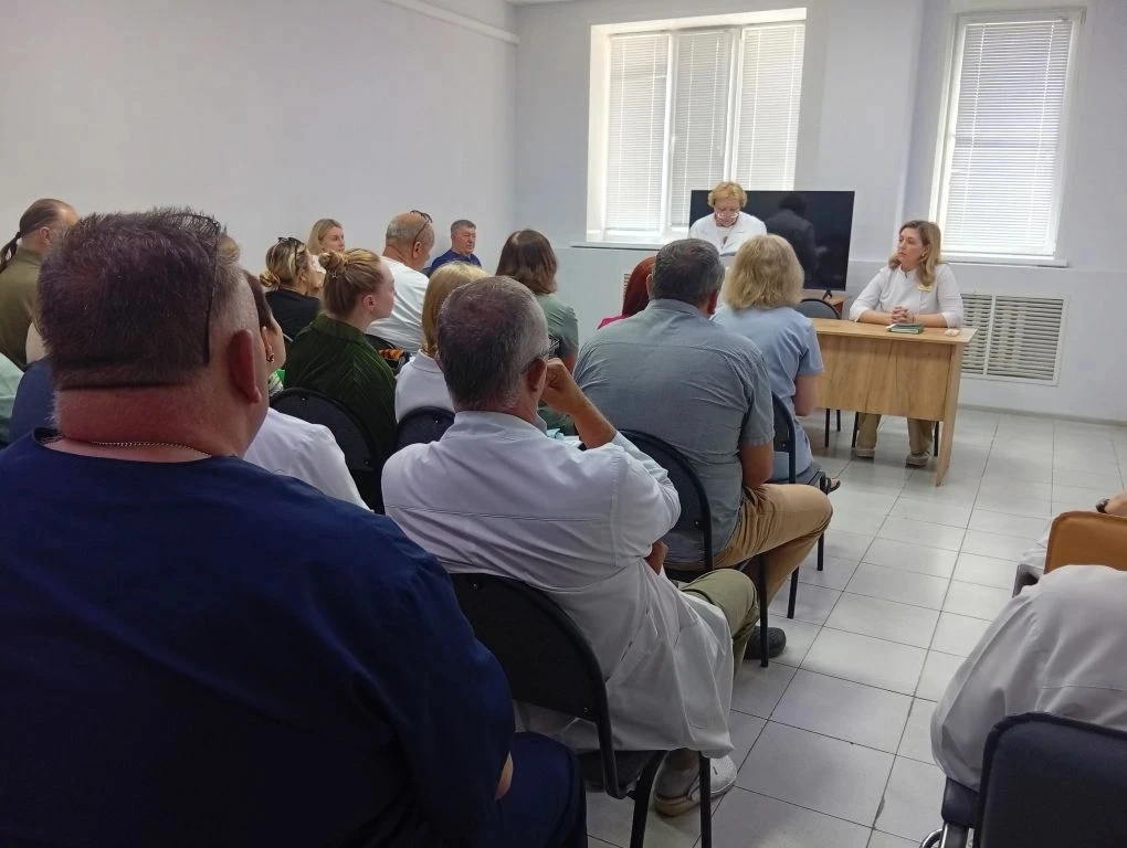 Сегодня в стенах нашей больницы прошла врачебная конференция. Врачи разных специальностей собрались,