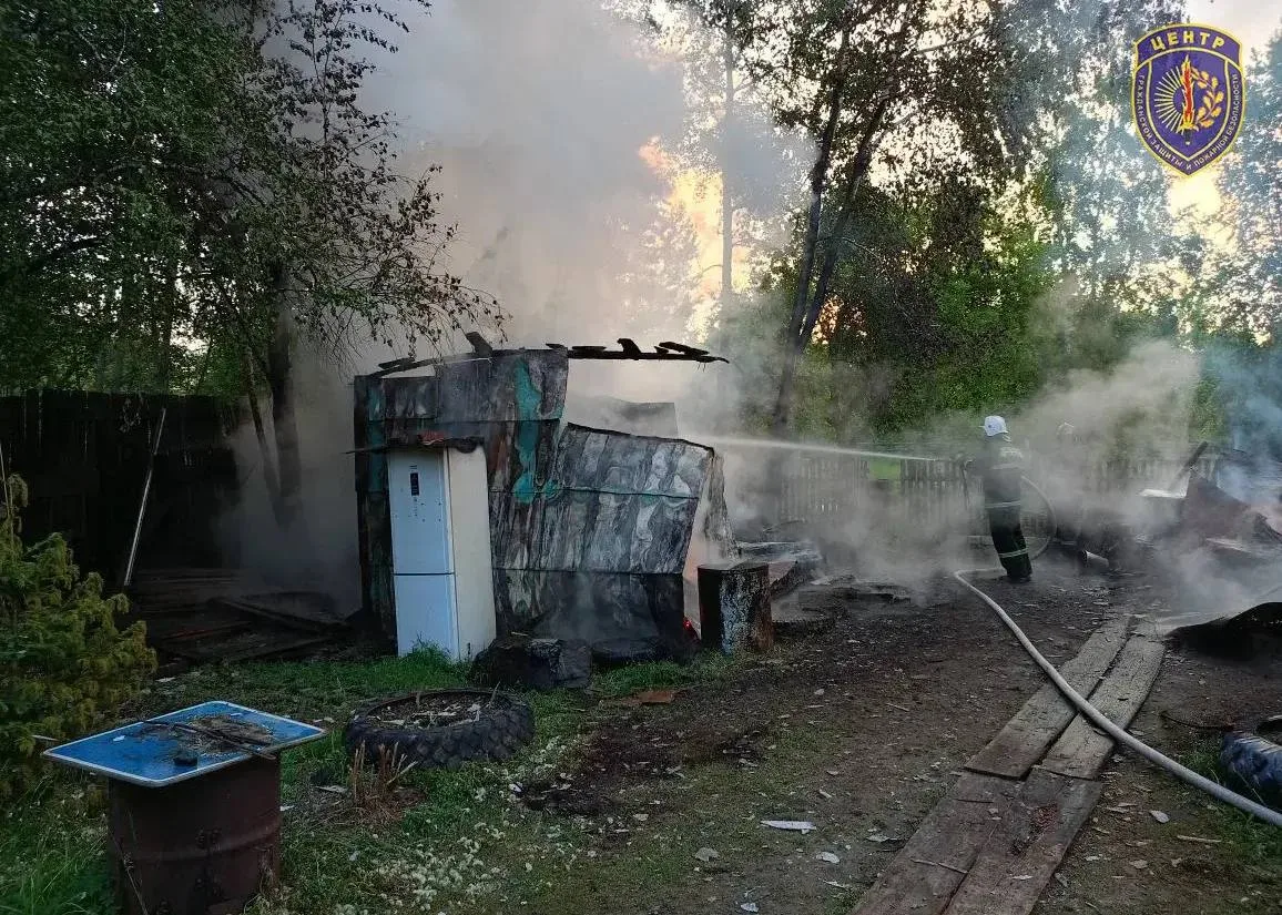 🦮В Приамурье от огня спасли собаку, сидевшую на привязи у пылающего дома

🗓Ранним утром 11 июня в 