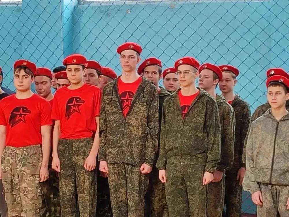 На базе Матвеево-Курганской спортивной школы состоялось торжественное открытие месячника оборонно-ма