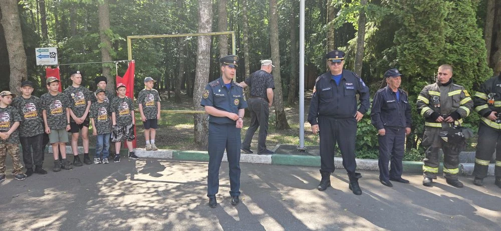 🚒🚒🚒Летние каникулы в самом разгаре, а это значит, что в детских лагерях продолжаются "Дни Безопас