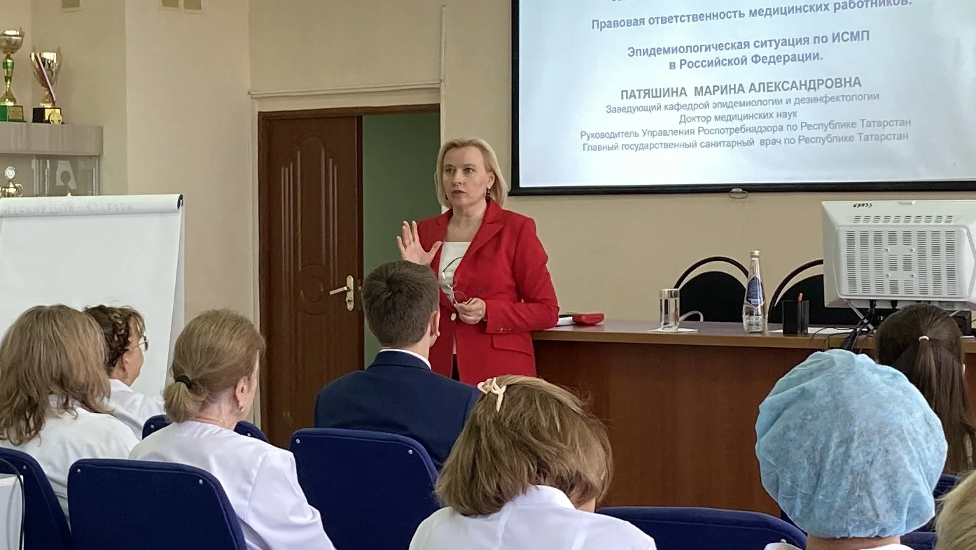 Профилактика прежде всего: в Елабужской ЦРБ прошла стратегическая встреча с руководителем Управления