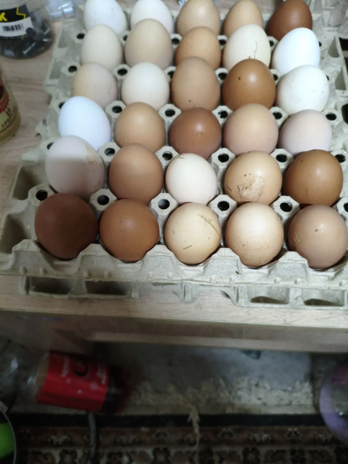 Продам яйца куриные 300р.лоток