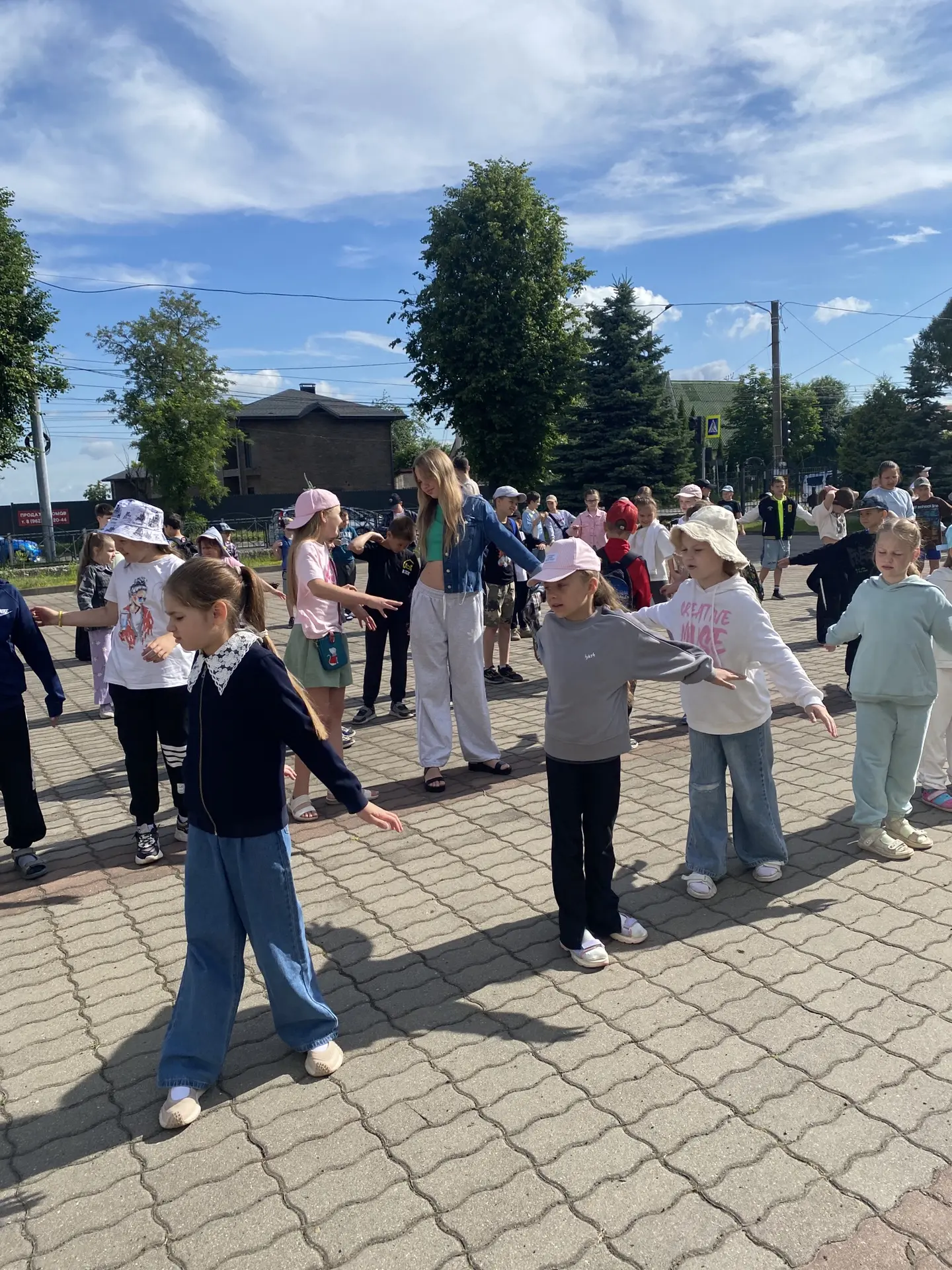 🌈 ДЕНЬ ВИРТУАЛЬНОЙ РЕАЛЬНОСТИ 

✨ Сегодня, 15 июня, день начался с общего сбора «Здравствуй, Радуга