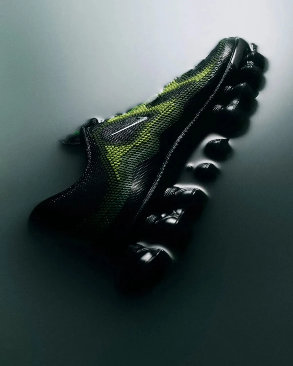 Nike Air Liquid Max: Ядовитый футуризм 🐸⠀
⠀⠀⠀⠀⠀⠀
Nike в очередной раз доказали, что Air Max Day — э