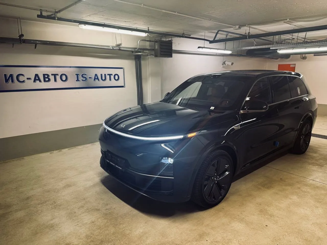 Li Auto L9 1.5 AT, 2025 ( Ultra)
Черный на Оранжевом
🔘 Описание: 
✅ Диски R21
✅ Зарядная станция
✅ 