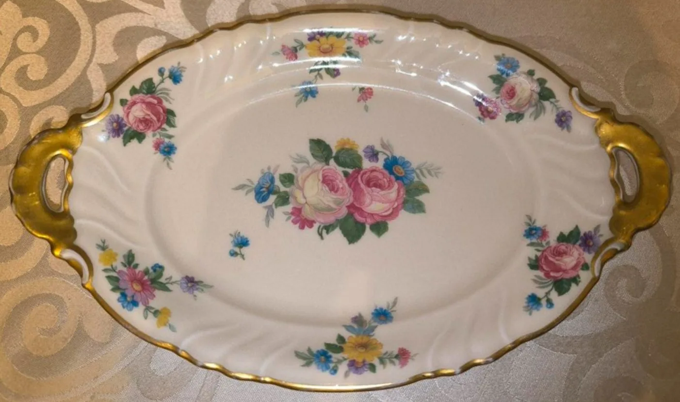 Сервировочное блюдо, фарфоровая мануфактура Thomas/ Ivory.
Блюдо в хорошем состоянии, размер 25/15,5