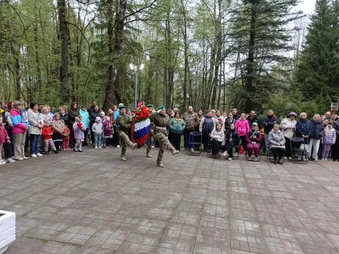 МАРАФОН ПОБЕДЫ🇷🇺

Отряд Орлёнок продолжает свой путь чествования героев на мемориале, в честь рабо