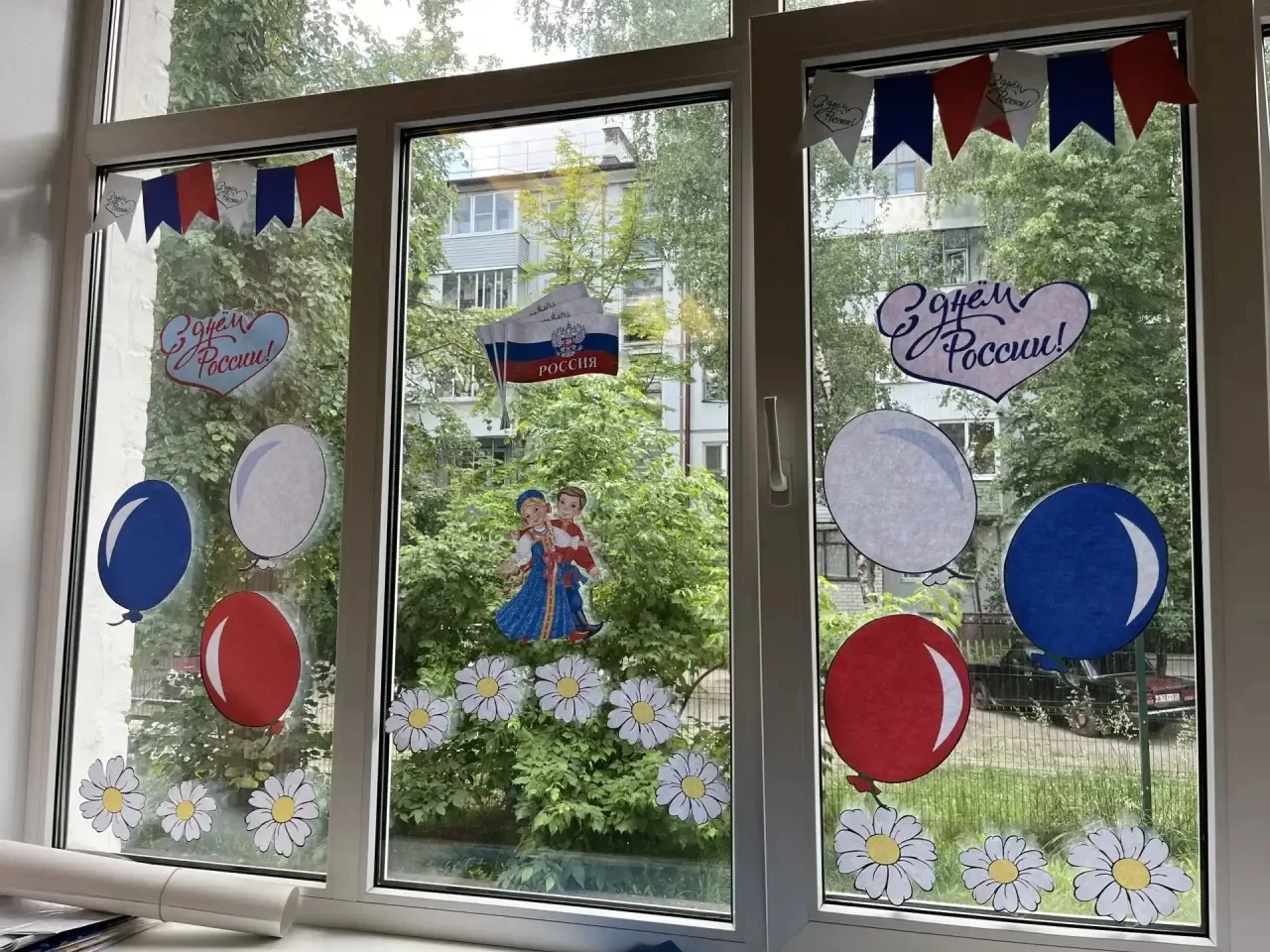 Воспитанники детского лагеря «Дельфины» приняли участие во Всероссийской акции «Окна России»!
Воспит