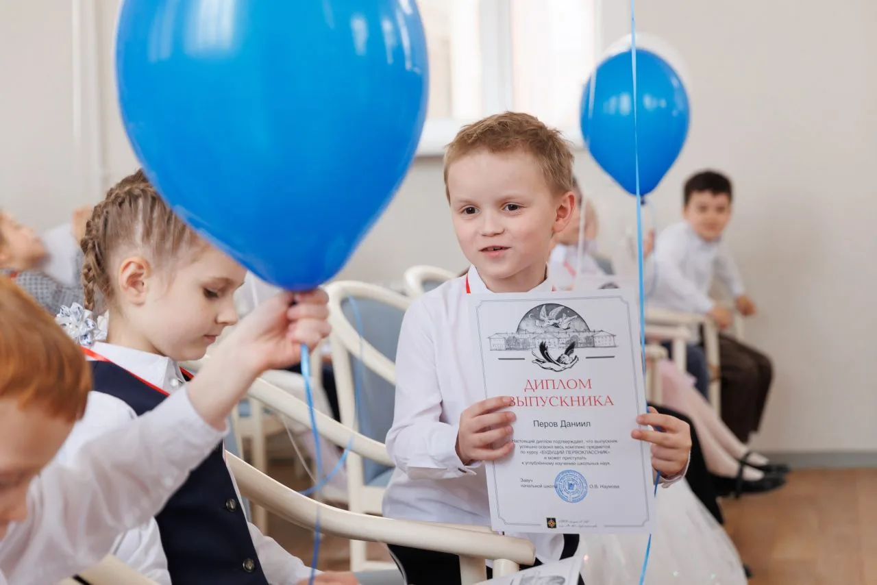 🎉В конце мая в нашем Лицее проходят красивые выпускные праздники. У малышей-подготовишек, которые в