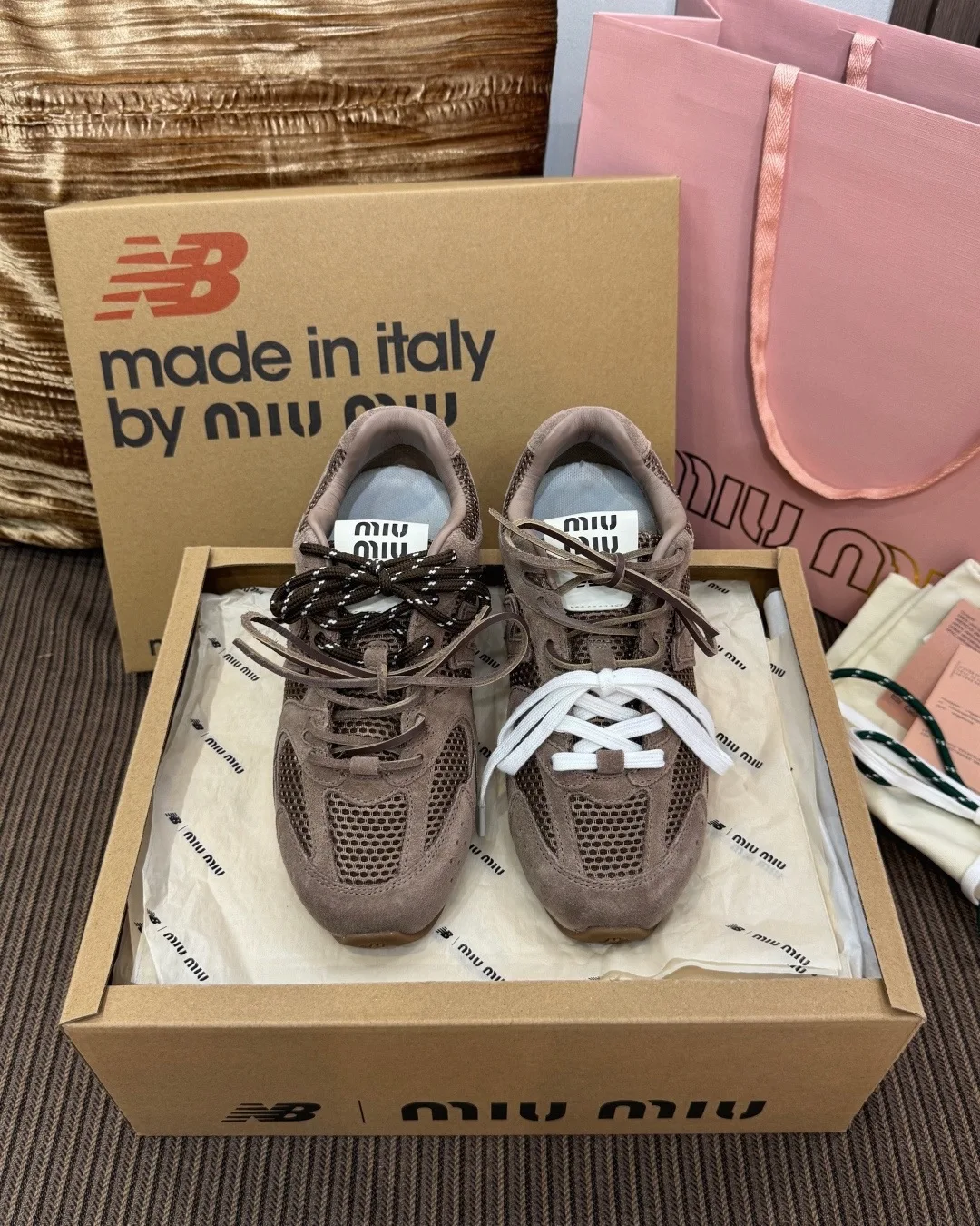 Обувь Miu Miu (original quality)
#MiuMiu 
Полный комплект бутика 🩵