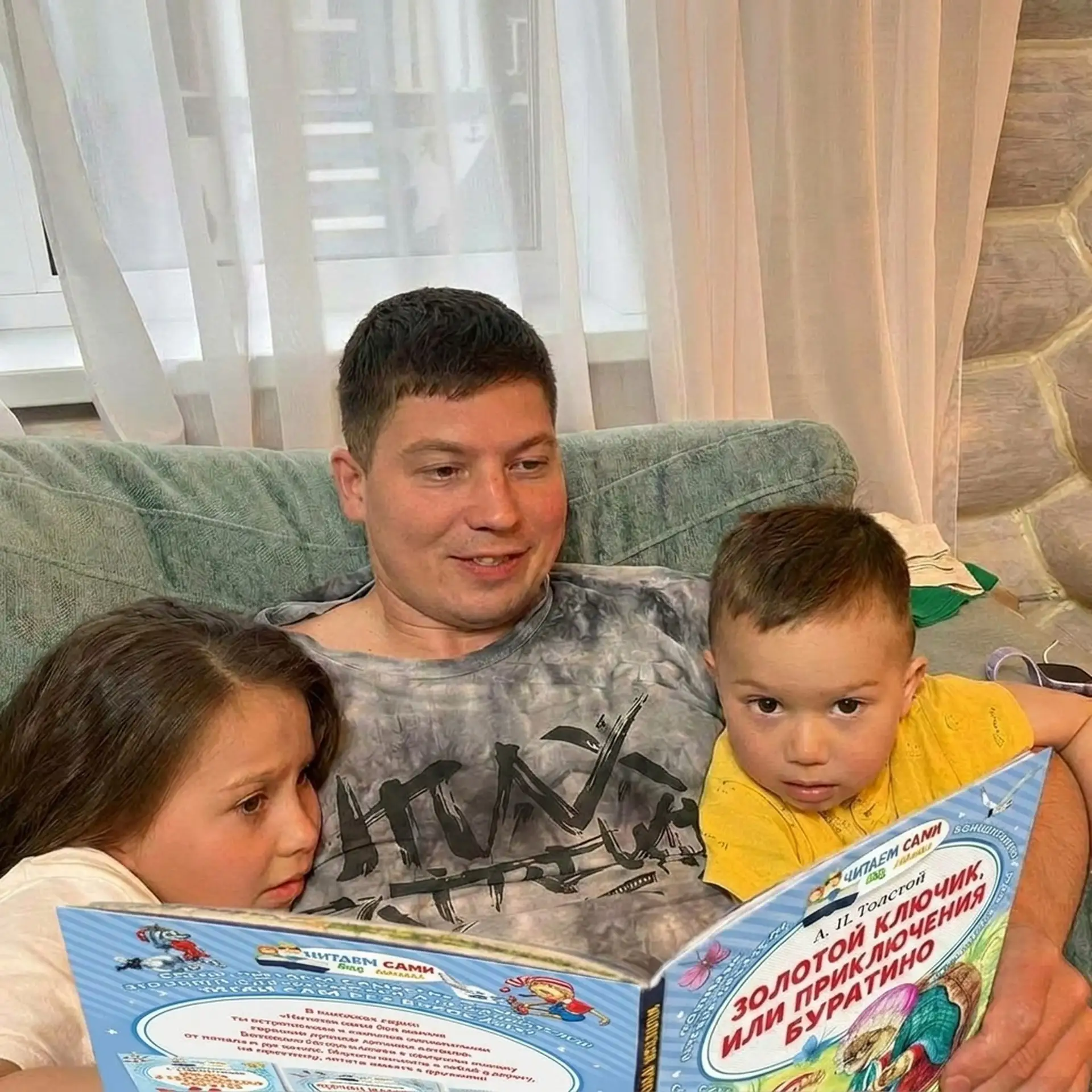 СКАЗКИ СУЩЕСТВУЮТ - И МЫ ГОТОВЫ ЭТО ДОКАЗАТЬ 📚✨

Сегодня Международный день сказок, и я не мог прой