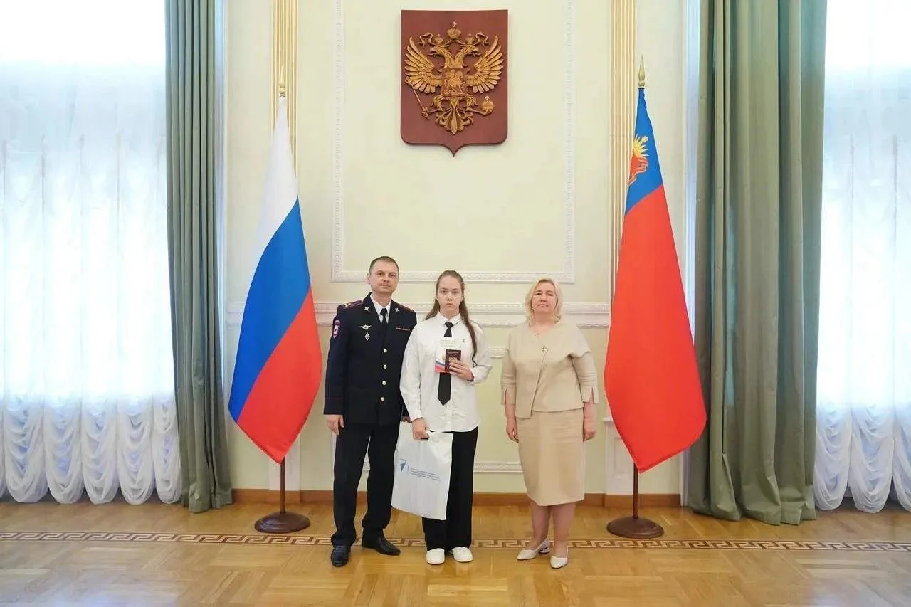 В преддверии Дня России в рамках Всероссийской программы «Мы — граждане России!» состоялась торжеств