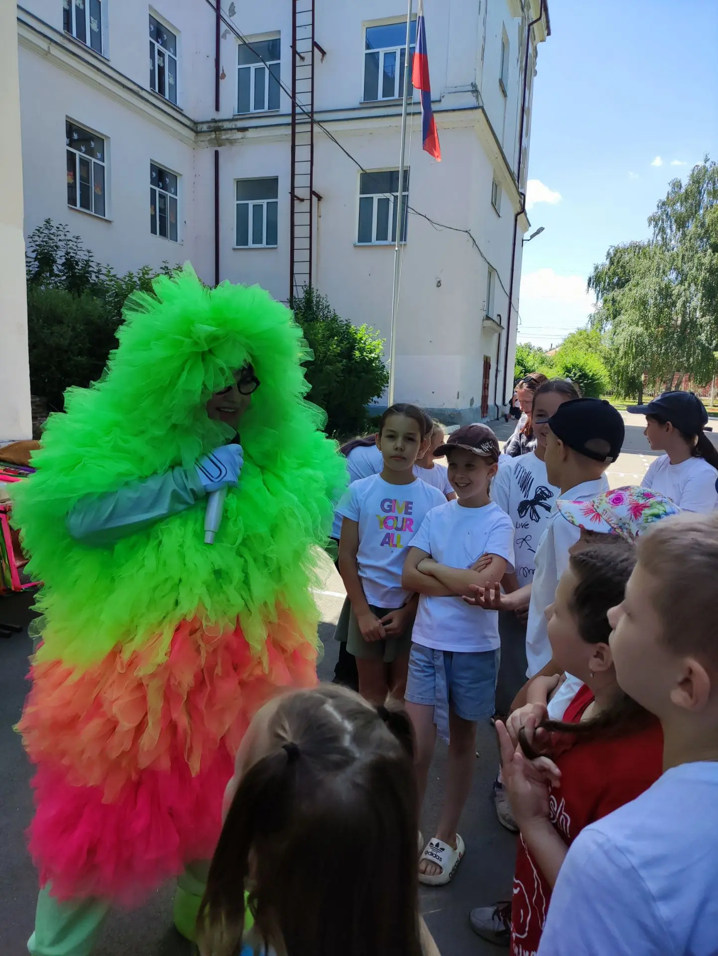 В МБОУ-СОШ № 2 прошел праздник, посвященный закрытию лагеря «Солнечный»! ☀✨ Праздник был наполнен ра