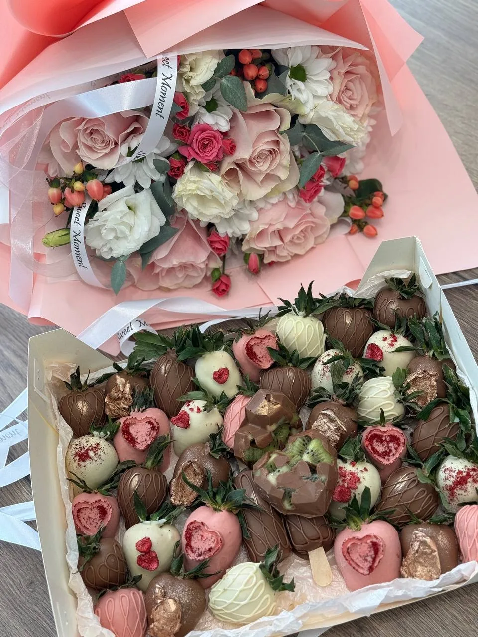С 8 Марта, прекрасные! 
С началом весны🌸

Цветите, сияйте и будьте всегда счастливы!🥰 
Пусть кажды