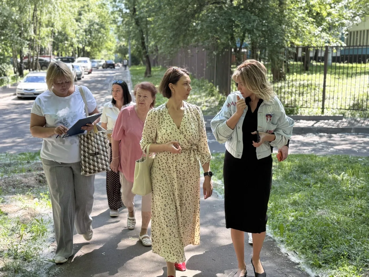 Глава муниципального округа Чертаново Центральное Наталья Шиндряева приняла участие в рабочем обходе