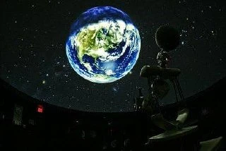 🍿 🌍 Показ фильма «Эволюция Земли»

«Эволюция Земли» - научно-популярный стереофильм 3D о самой гла