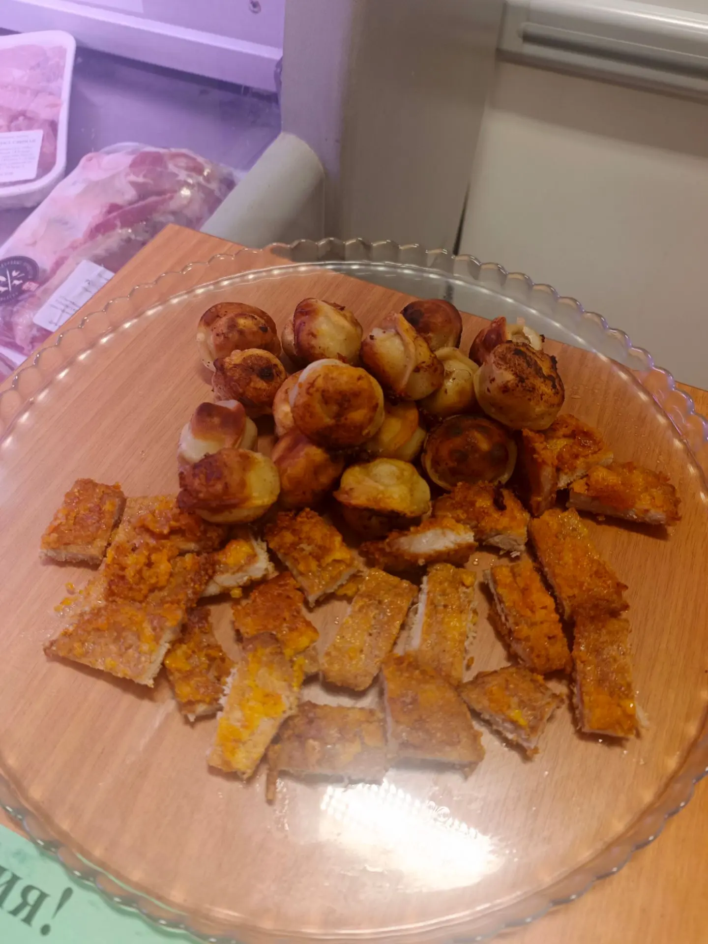 Приглашаем на дегустацию 🥟🥩
Сегодня мы приготовили для вас:
Пельмени Гурман🥟
Шницель свиной 🍖
Ра