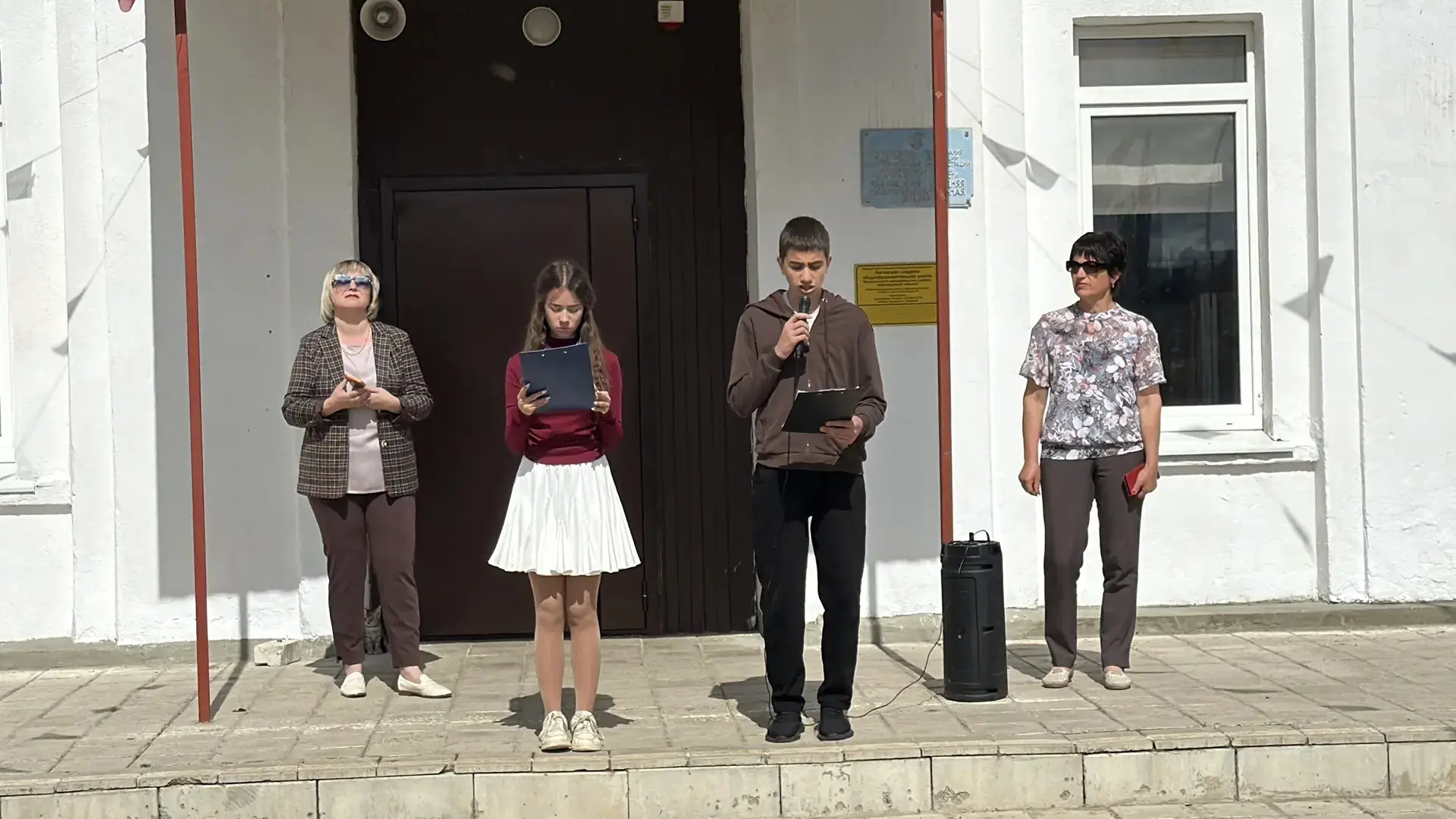 **В «Лучике» зажёгся новый сезон!**

Сегодня в нашей школе торжественно открылся детский оздоровител