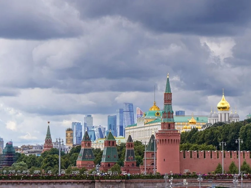 🌦 АТМОСФЕРА: дождь сбил температуру в Москве сразу на 8 градусов

Холодный атмосферный фронт взял с