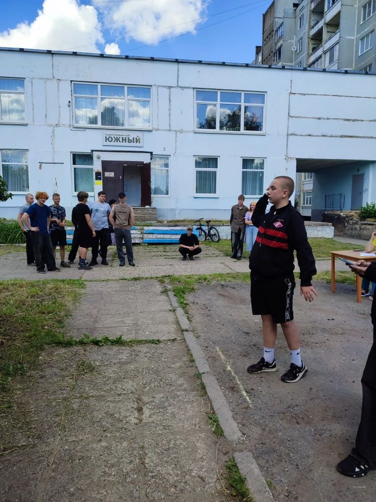 Сегодня прошли захватывающие соревнования по игре «Дартс» между подростковыми клубами «Южный», «Хрущ