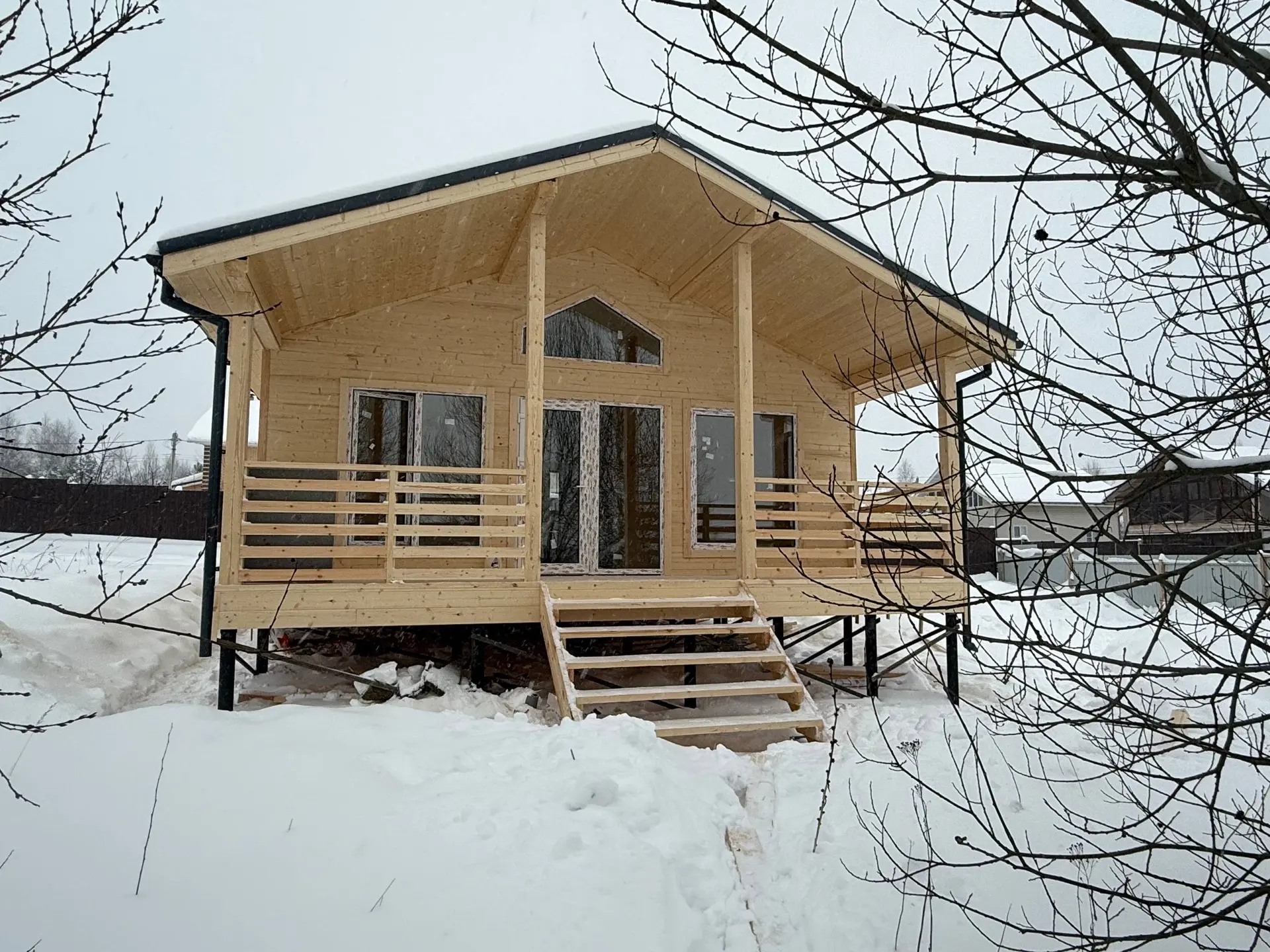 Дом 🏠с верандой 

Каркасная дача — сделаем комфортную дачу для отдыха, выходных и жизни за городом: