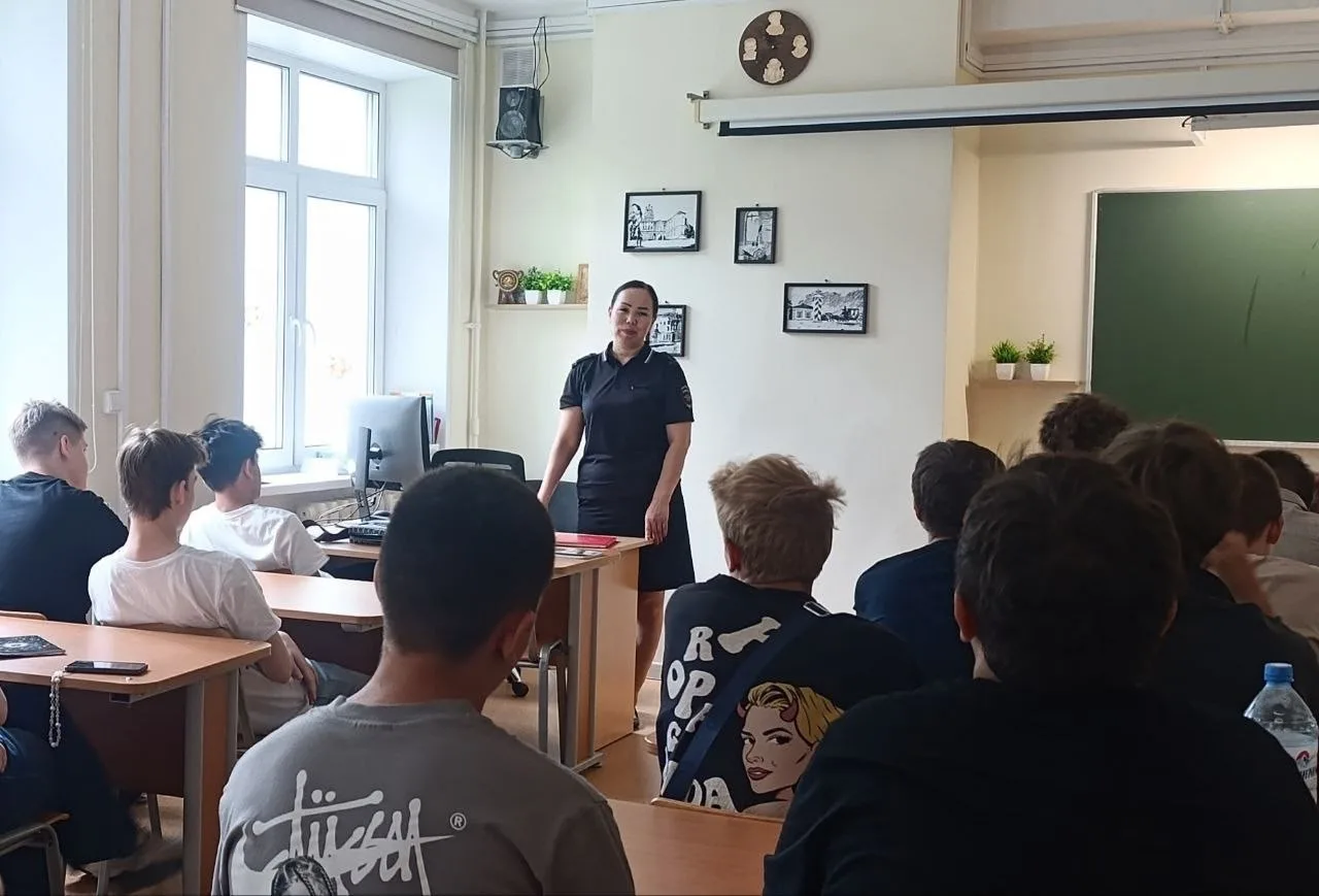 15 июня для студентов первого курса прошла встреча с инспектором ГИБДД Бибигуль Нурскановой.

Главны