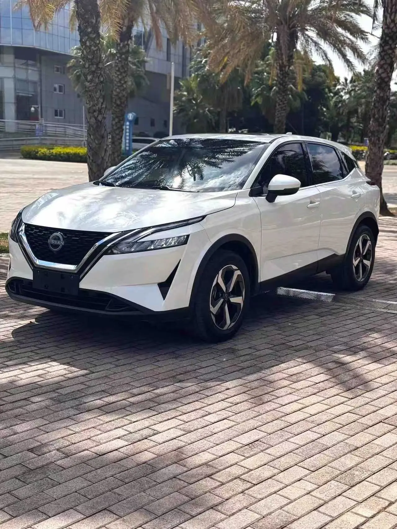 🔥Горячее предложение🔥
✅Nissan Qashqai  1.3T
✅2023 год. Пробег 42 тыс. 
✅Родной окрас
✅Проверен. Ес