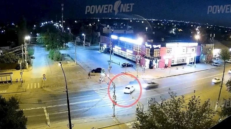 🚦 Перекресток на проспекте Ленина, 239 снова в центре внимания. За неделю здесь произошло несколько