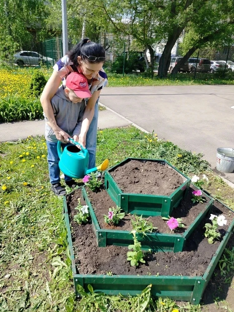 Труд - важнейшее средство воспитания, начиная с дошкольного возраста, особенно для детей  с ограниче