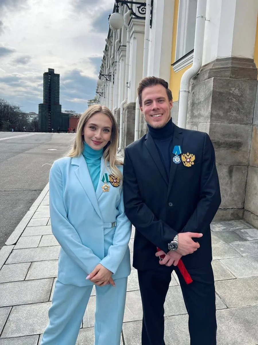 🇷🇺 Поздравляю всех с Днём нашей Родины! Я очень люблю Россию — за её силу, за её душу и за то, что
